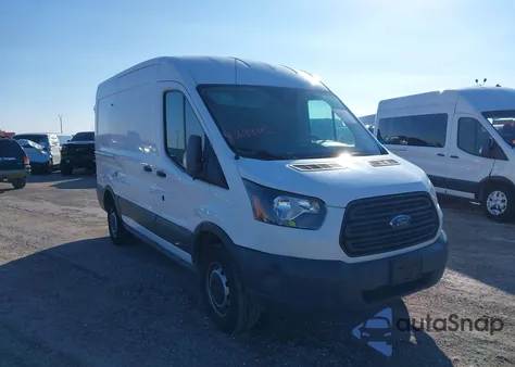 2018 Ford Transit-250 z USA, uszkodzony, nr VIN 1FTYR1CMXJKA69782